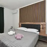 Sofia's & Apartment *
