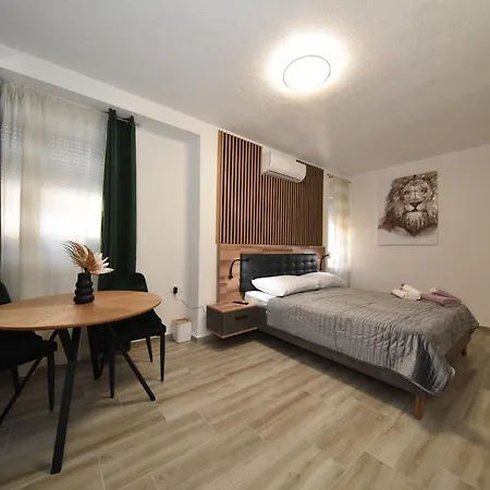 Sofia's & Apartment