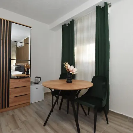 Apartment Sofia's & *