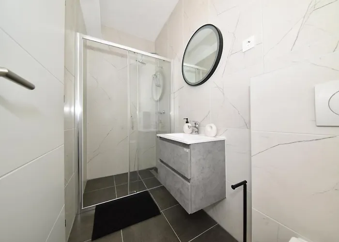 Sofia's & アパート ザダル